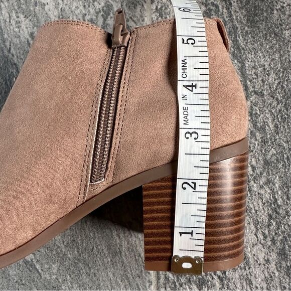 NWB Style & Co Size 7 Taupe Faux Suede Ankle Boots Block Heel Zip Booties - Picture 9 of 11